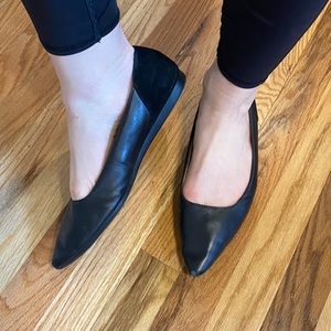 Naturalizer - black pointed flat size 10